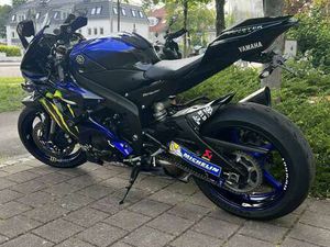 YAMAHA YZF-R6