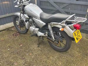 YAMAHA YBR125 CUSTOM CRUISER PETROL MANUAL (11 PS) 124 CC