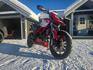 DUCATI 1100 HYPERMOTARD