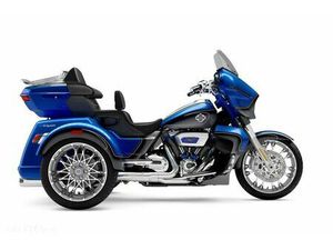 HARLEY-DAVIDSON STREET GLIDE TRIKE