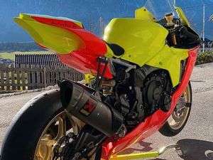 YAMAHA R1 RN65 RACEBIKE