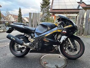 SUZUKI GSX-R 600 K3