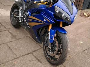 YAMAHA R1 1000R RN19