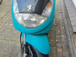 PEUGEOT VIVACITY MET LEO VINCE TERUGLOOP UITLAAT — SCOOTERS | PEUGEOT — MARKTPLAATS