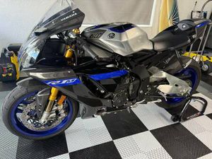 2023 YAMAHA R1M
