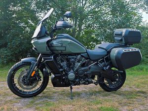 HARLEY-DAVIDSON PAN AMERICA 1250S SPEZIAL JEKYLL & HIDE