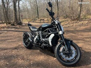 VEND SUPERBE DUCATI X-DIAVEL S 2017 AVEC 14000 KMS ET BEAUCOUP D’OPTIONS COMME NEUVE ET SUIVI COMPLET DUCATI XDIAVEL X DIAVEL
