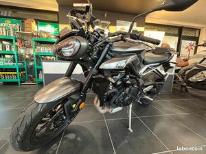 TRIUMPH STREET TRIPLE 765 RS