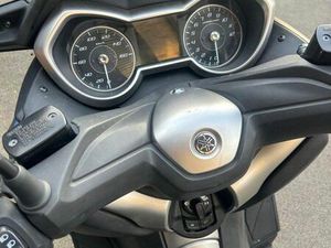 SUBLIME X-MAX 125 ENTIÈREMENT RÉVISÉ FAIBLE KILOMÉTRAGE