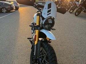 TRIUMPH SCRAMBLER 400 XC WEIß