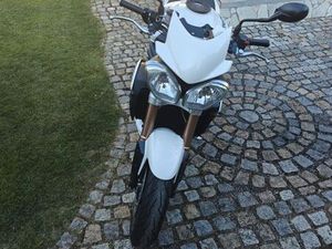 TRIUMPH SPEED TRIPLE 1050 NV