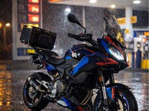 BMW F900XR A2