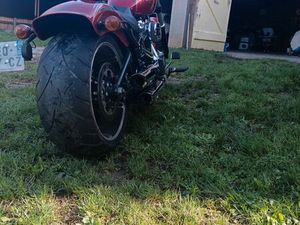 HARLEY DAVIDSON BREAKOUT TRÈS BON ÉTAT