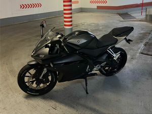 YAMAHA YZF-R125 SCHWARZ MATT