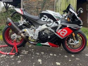 APRILIA RSV4