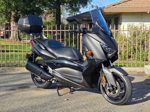 2019 YAMAHA XMAX 300