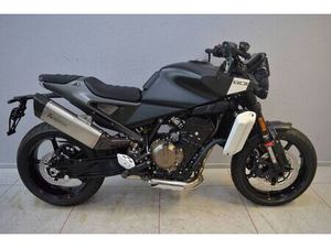 HUSQVARNA SVARTPILEN 801 2024 + AKRAPOVIC + UVM. (UMBAU)