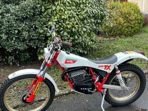 MOTO TRIAL APRILIA 240 TX