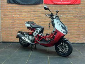 ITALJET DRAGSTER 200 2024 | FULL OPTION | KEYLESS — SCOOTERS | YAMAHA — MARKTPLAATS