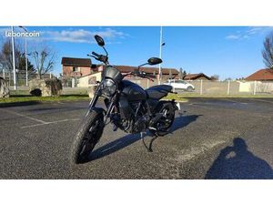 DUCATI SCRAMBLER 800 ICON DARK