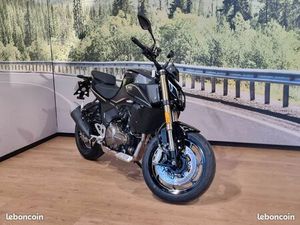 ROADSTER QJ MOTOR SRK 600 MY25 / DÉMONSTRATION / GARANTIE 3 ANS CONSTRUCTEUR/ PERMIS A / A2 / LOA / LIVRAISON FRANCE / KIT RABAISSEMENT