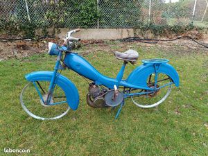 MOBYLETTE BLEUE AV76