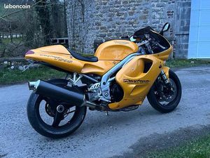 TRIUMPH T595 - 40500KM