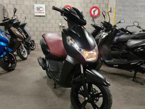 ② PEUGEOT KISBEE NOIR MAT 50 CC CLASSE B 2015 13 257 KM