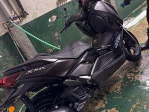YAMAHA - XMAX