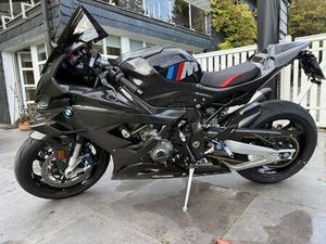BMW M 1000 RR