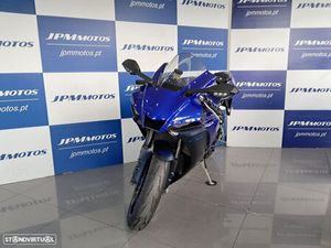 YAMAHA YZF R1