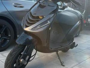 ZEER MOOIE PIAGGIO ZIP 172CC RUILEN VESPA SPRINT MOGELIJK — SCOOTERS | VESPA — MARKTPLAATS