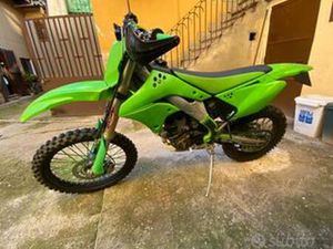 KAWASAKI 250 KXF (4TEMPI)