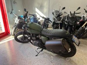 TRIUMPH BONNEVILLE 800 CAFE RACE