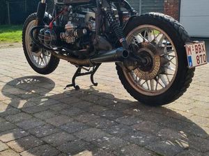 ② BMW R100 RT BOBBER