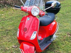 ROTER GARAGENTRAUM: VESPA LX 50 2-TAKT – EINMALIG IN NRW!