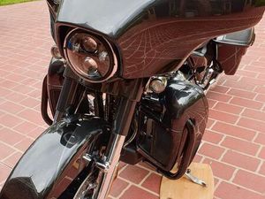 HARLEY-DAVIDSON CVO STREET GLIDE 114