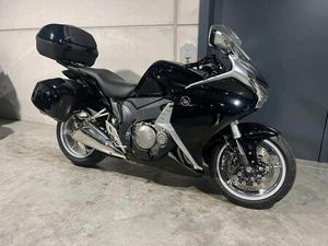 ② HONDA VFR1200 PRACHTIGE SPORT TOURDER IN TOPSTAAT