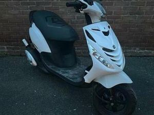 PIAGGIO ZIP 2T 50CC |WOK|KEURINGSKLAAR| — SCOOTERS | PIAGGIO — MARKTPLAATS