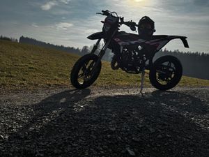 BETA RR 50 MOTARD 2023 – TOP ZUSTAND, GARAGE, KAUM GEFAHREN