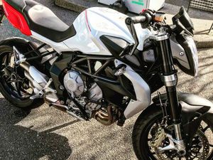 MV AGUSTA BRUTALE 800