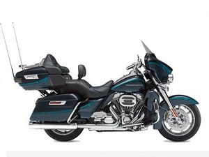 2015 HARLEY-DAVIDSON® FLHTKSE - CVO™ LIMITED