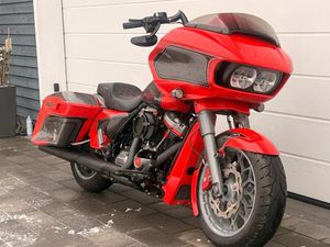 HARLEY DAVIDSON ROAD GLIDE 114 BAGGER CUSTOM FAT TIRE