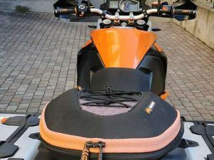 KTM 1050 ADVENTURE ARANCIONE