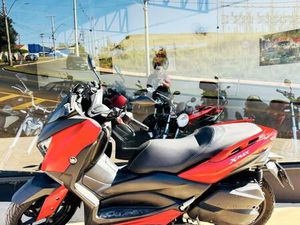 YAMAHA XMAX 250