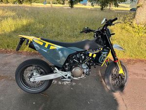 HUSQVARNA 701 | EZ 2023 | TOP ZUSTAND | 1.600 KM | VIELE EXTRAS