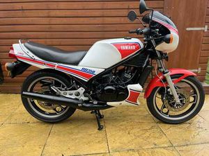 1985 YAMAHA RD 350 VENTE AUX ENCHÈRES