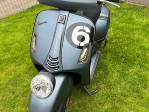 ② VESPA GTV SEI GIORNI TOPSTAAT