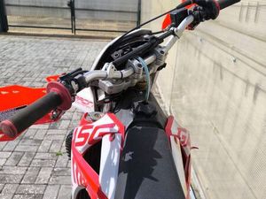 MOTO DE ENDURO DE 2003 AGUADA DE CIMA