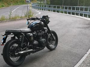 TRIUMPH BONNEVILLE T120 BLACK 2018 CUSTOM